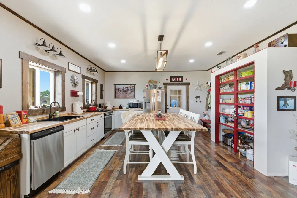 8315 CR 403 Cisco, TX 76437
