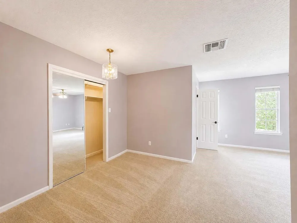 39 Oak Harbor Drive Houston, TX 77062