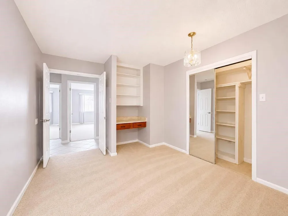 39 Oak Harbor Drive Houston, TX 77062