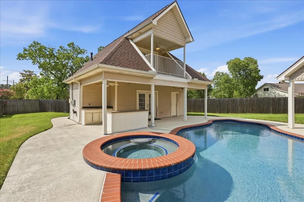 1515 26th Street Nederland, TX 77627