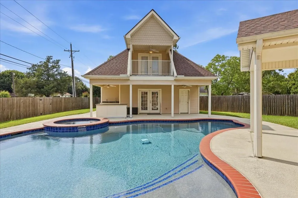 1515 26th Street Nederland, TX 77627