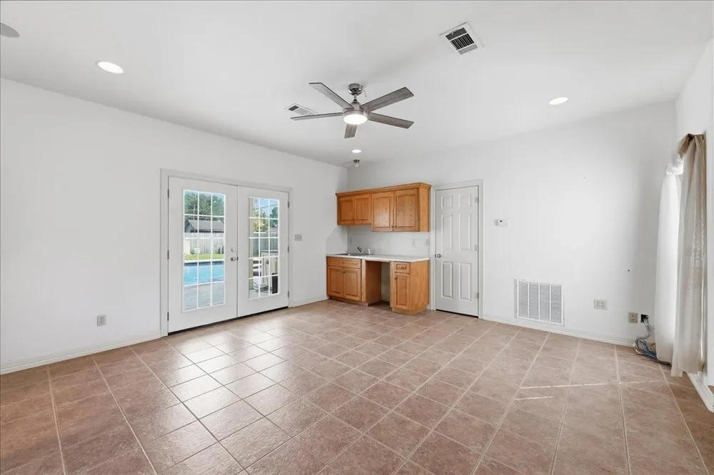 1515 26th Street Nederland, TX 77627