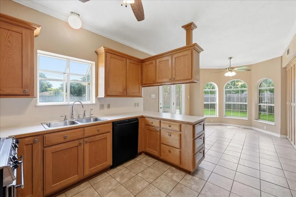 1515 26th Street Nederland, TX 77627