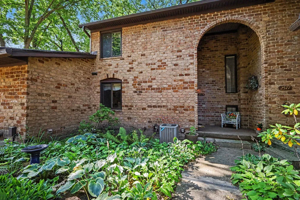 2579 Chatham Woods Drive SE Cascade Charter Township, MI 49546