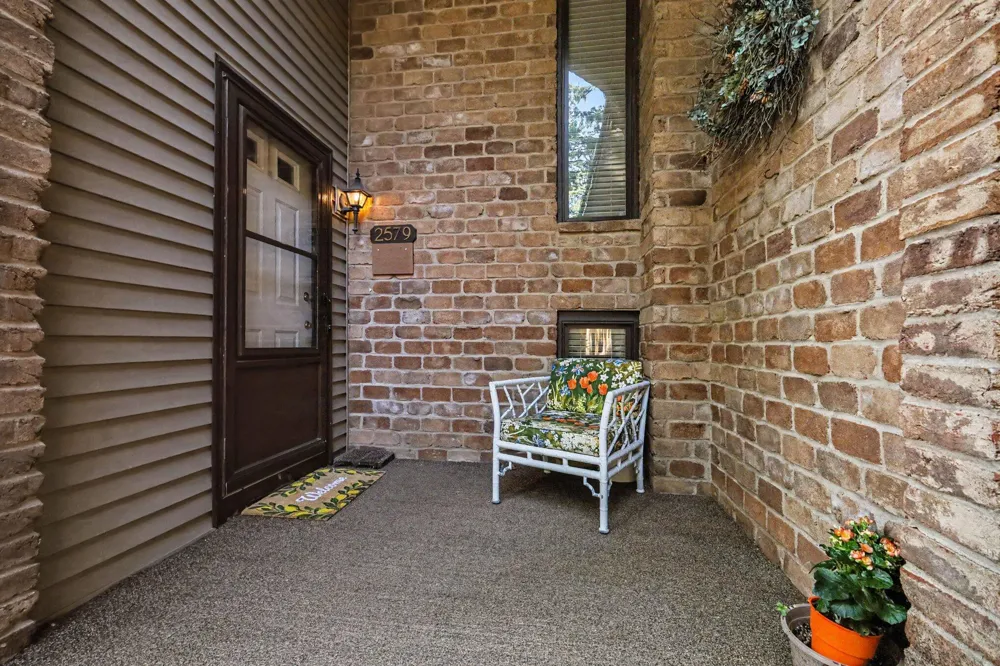 2579 Chatham Woods Drive SE Cascade Charter Township, MI 49546