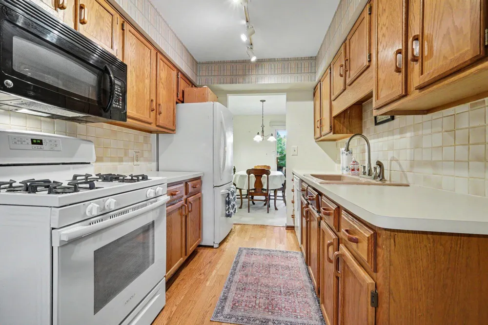 2579 Chatham Woods Drive SE Cascade Charter Township, MI 49546