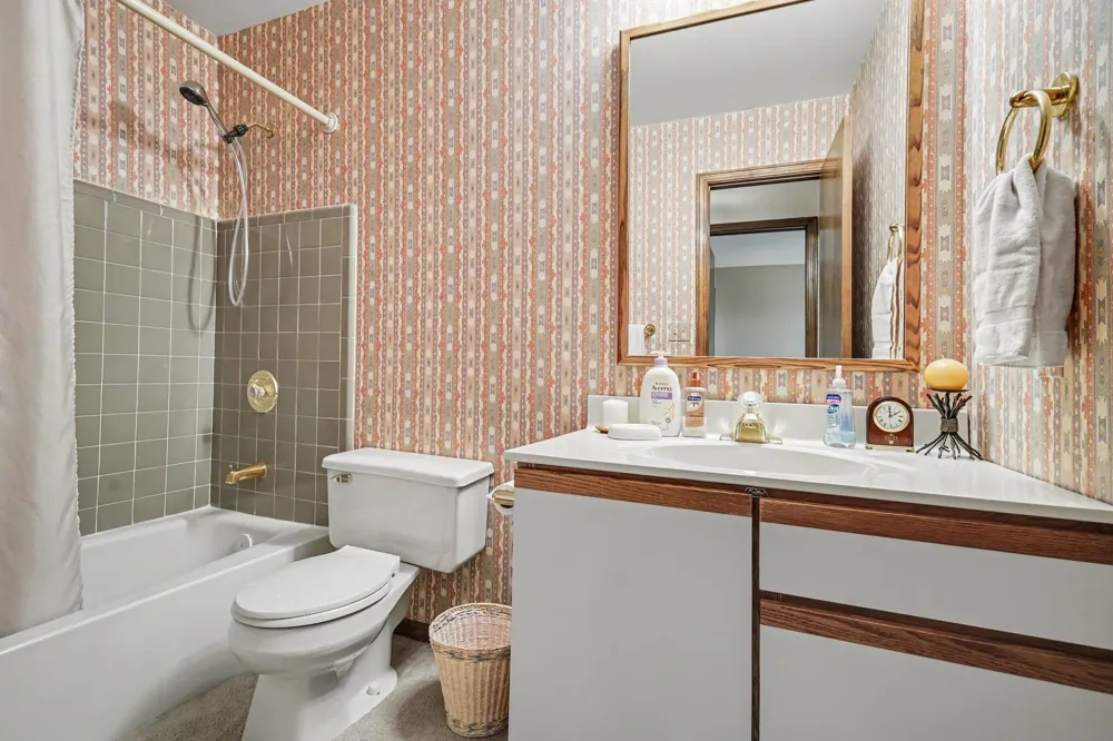 2579 Chatham Woods Drive SE Cascade Charter Township, MI 49546