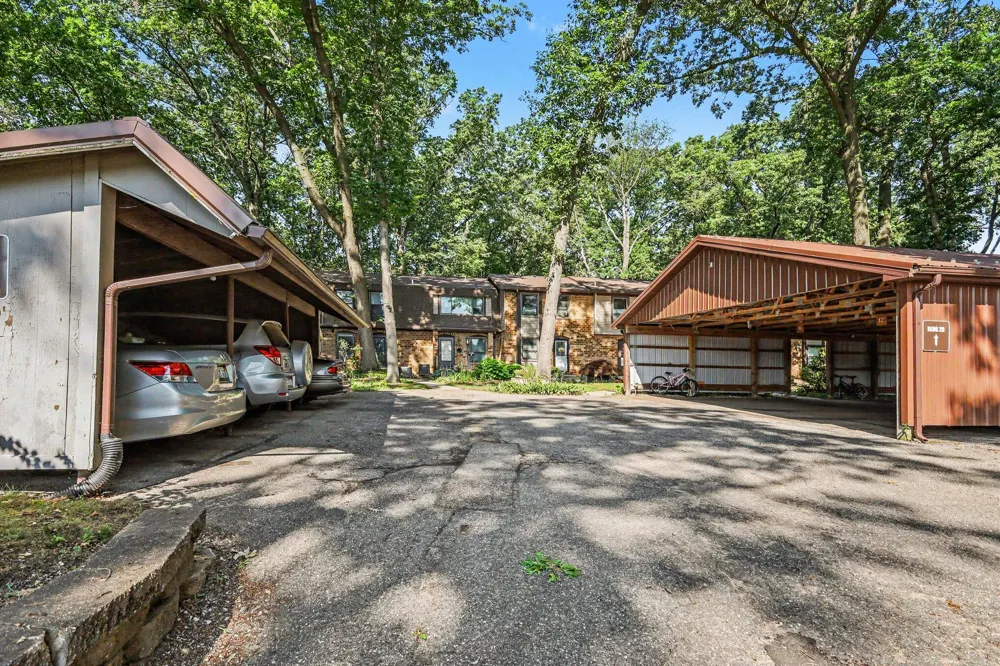 2579 Chatham Woods Drive SE Cascade Charter Township, MI 49546