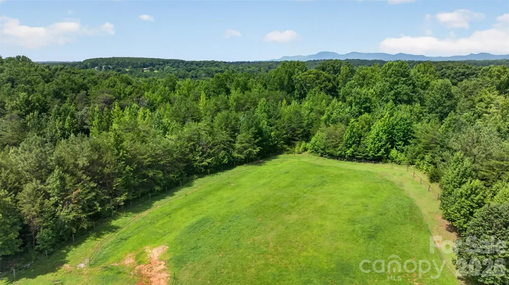 1568 John Smith Road Columbus, NC 28722