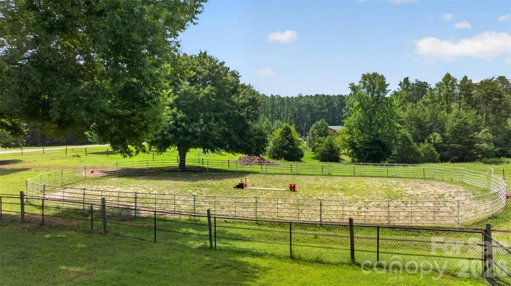 1568 John Smith Road Columbus, NC 28722