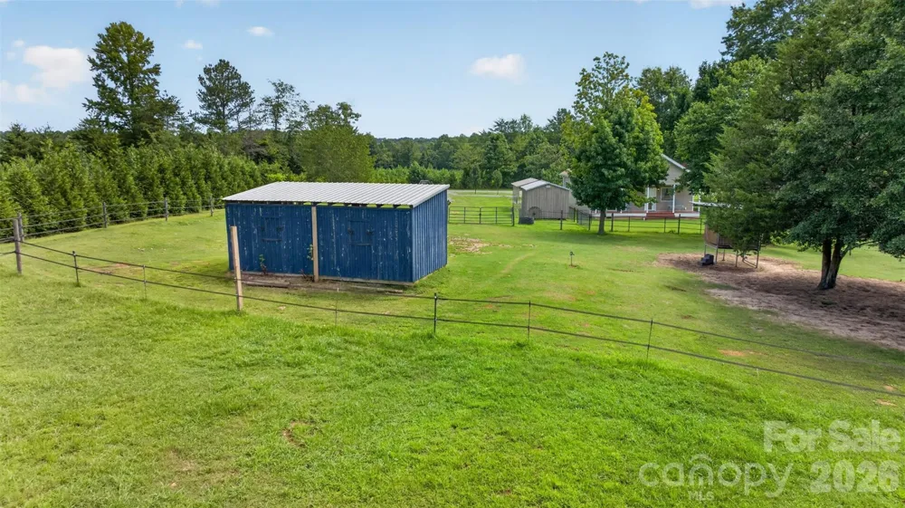 1568 John Smith Road Columbus, NC 28722