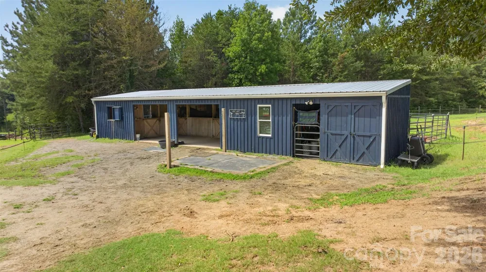 1568 John Smith Road Columbus, NC 28722