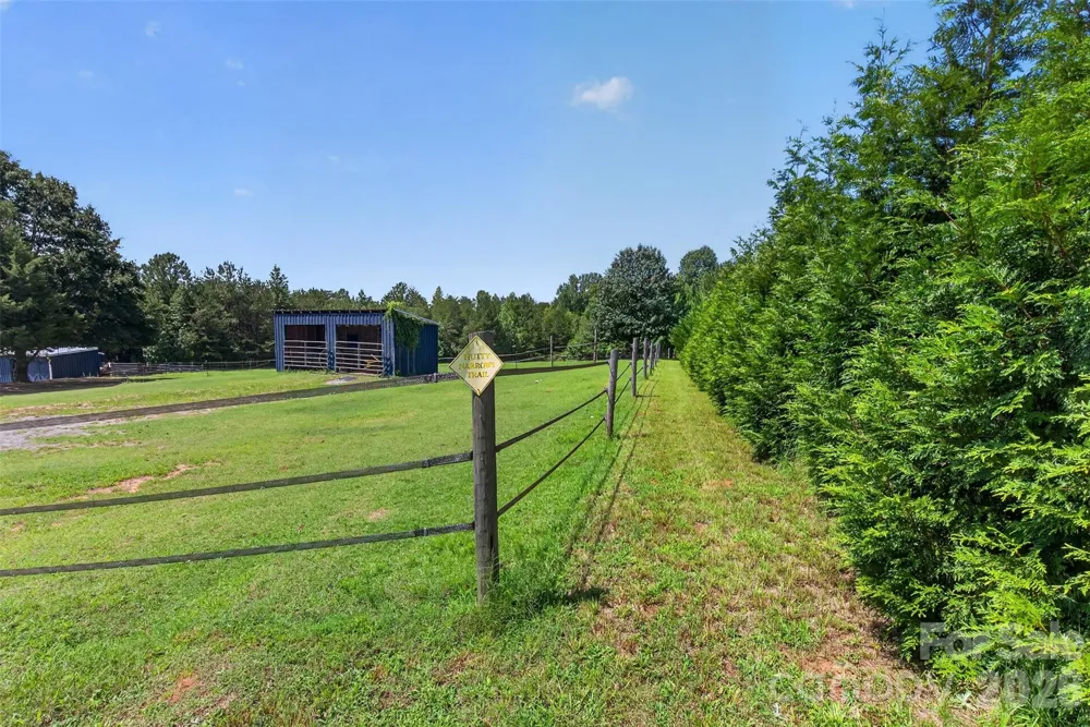 1568 John Smith Road Columbus, NC 28722