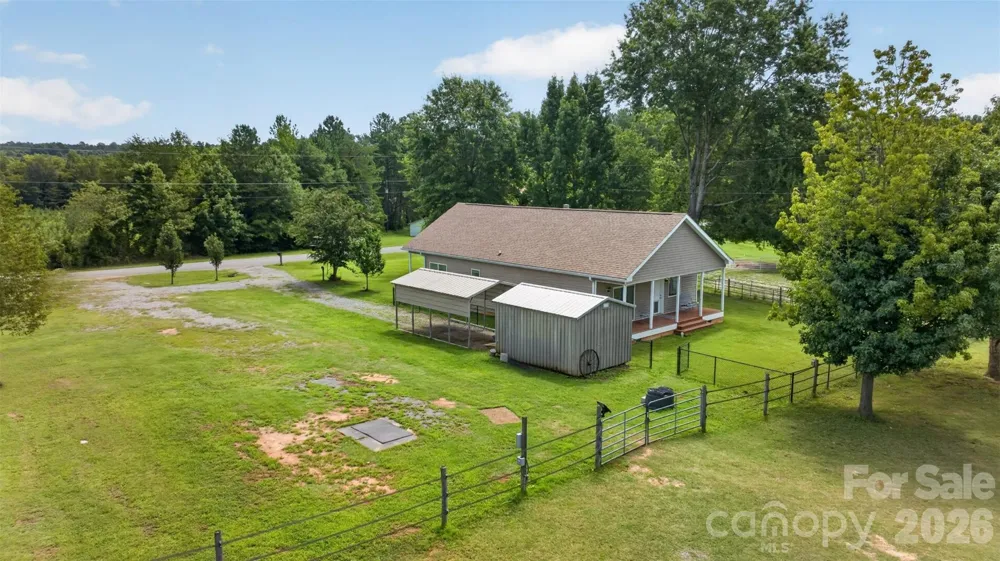 1568 John Smith Road Columbus, NC 28722