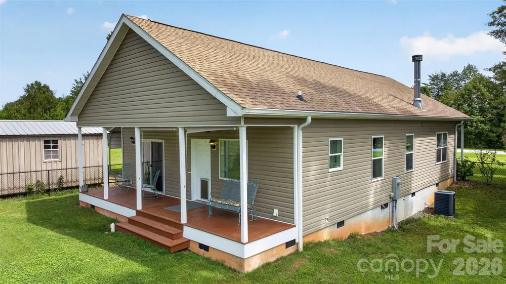 1568 John Smith Road Columbus, NC 28722