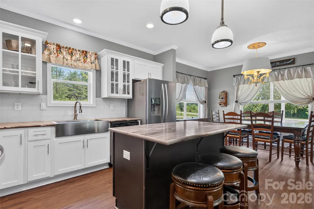 1568 John Smith Road Columbus, NC 28722