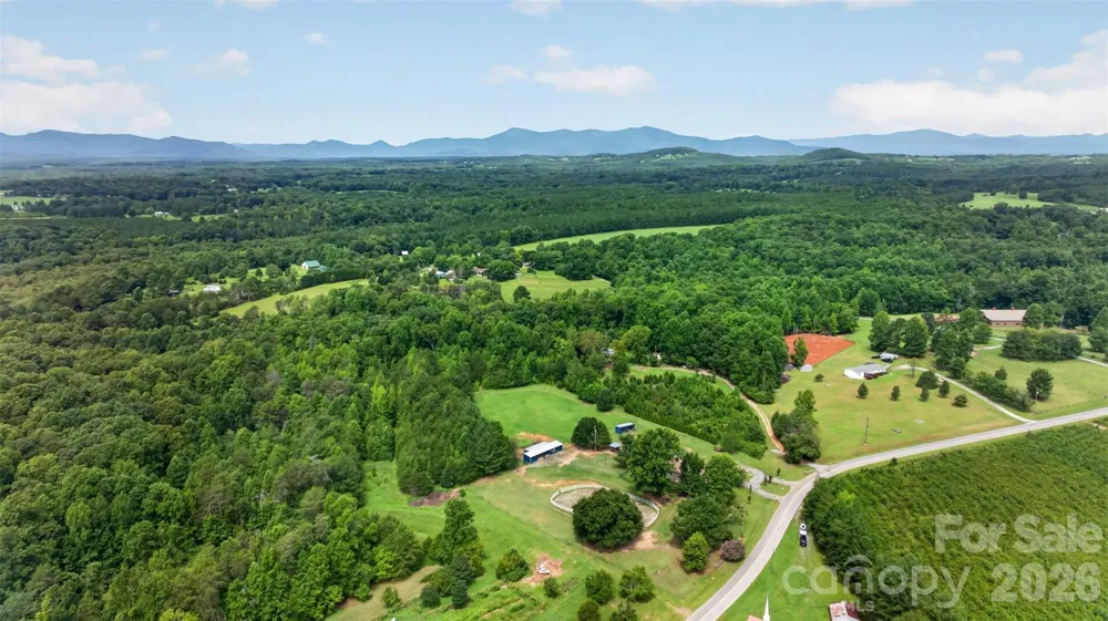 1568 John Smith Road Columbus, NC 28722