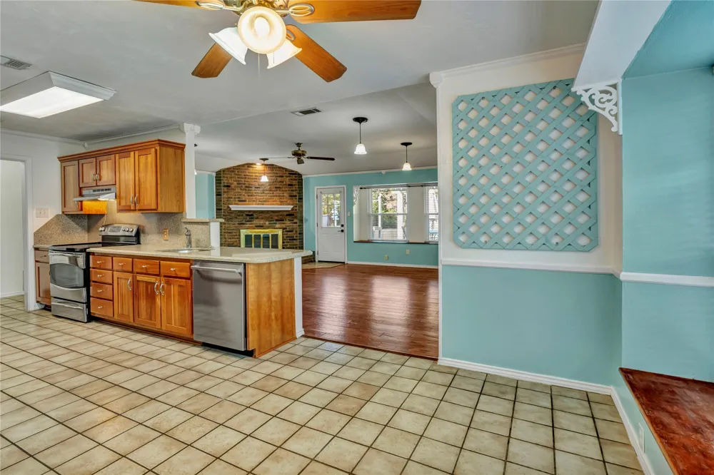 306 Woodlawn Drive Keene, TX 76059