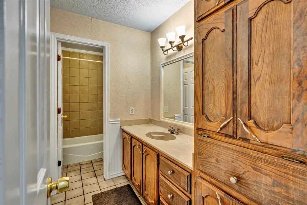 306 Woodlawn Drive Keene, TX 76059