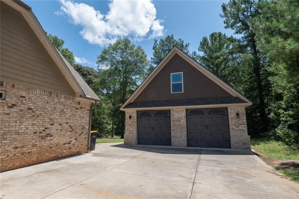 155 Chantilly Lane Fayetteville, GA 30215