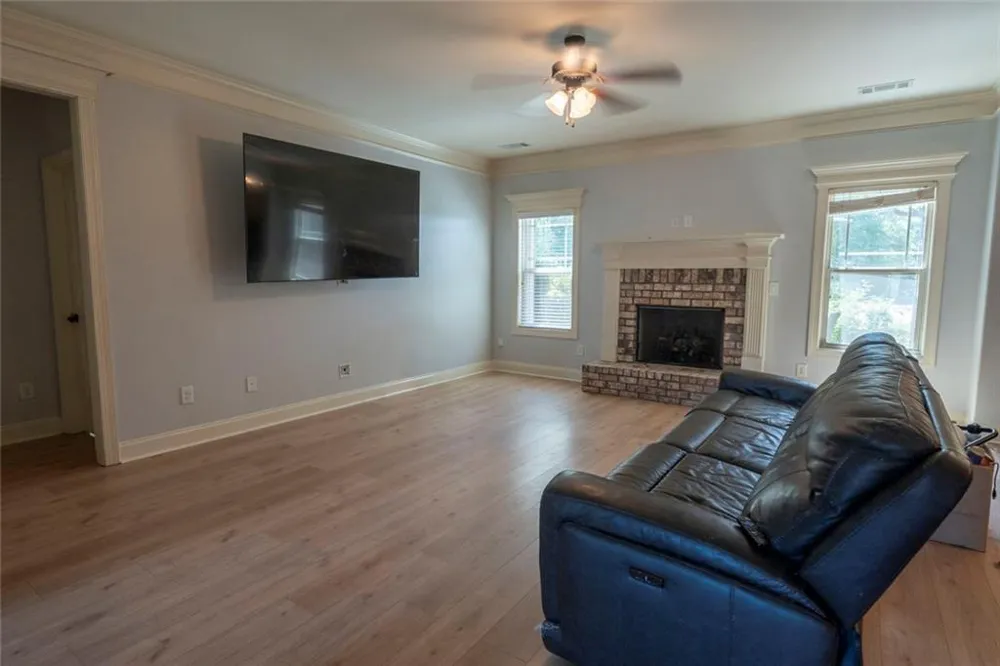 155 Chantilly Lane Fayetteville, GA 30215