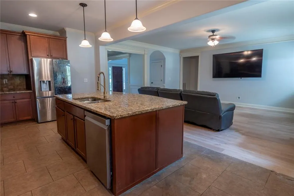 155 Chantilly Lane Fayetteville, GA 30215