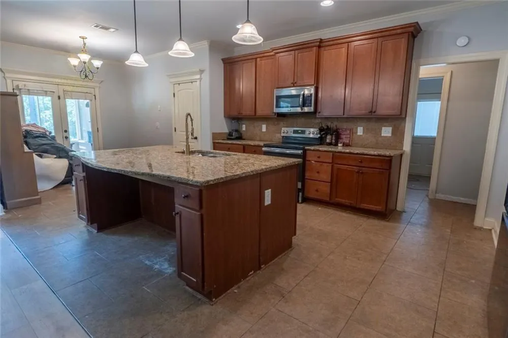 155 Chantilly Lane Fayetteville, GA 30215