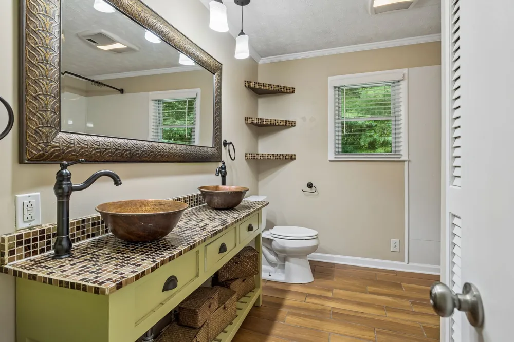 302 W Point Dr Lafayette, TN 37083