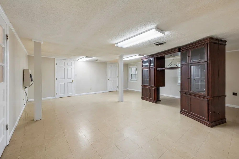 302 W Point Dr Lafayette, TN 37083