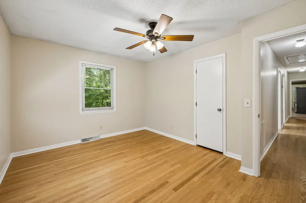 302 W Point Dr Lafayette, TN 37083