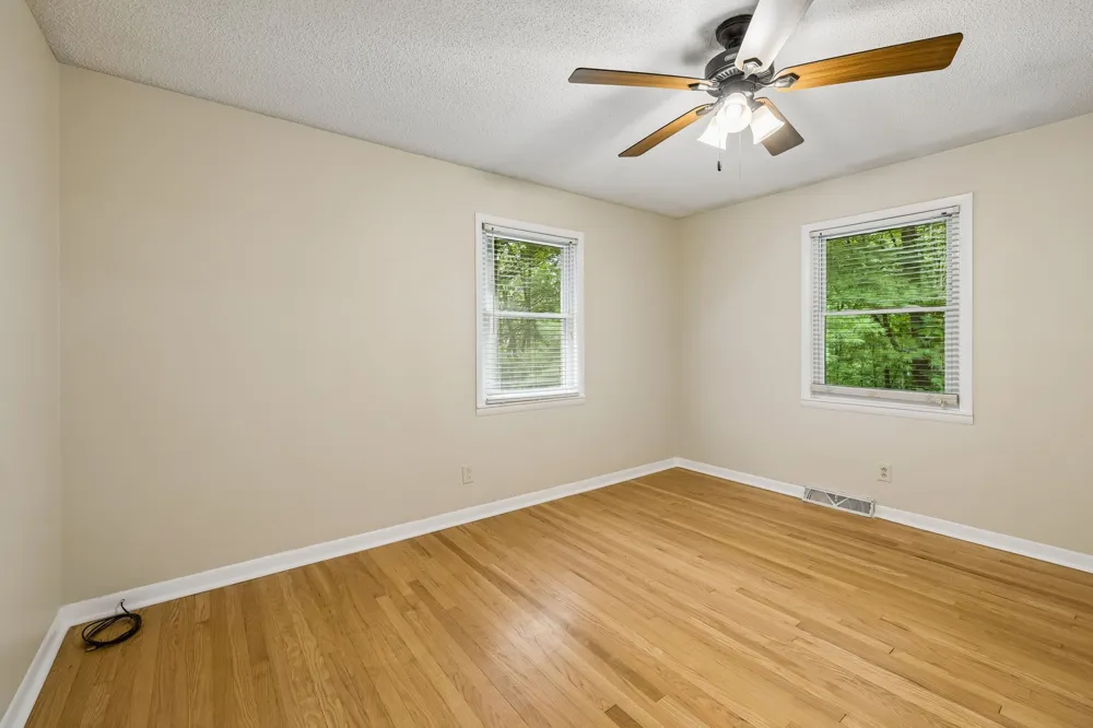 302 W Point Dr Lafayette, TN 37083
