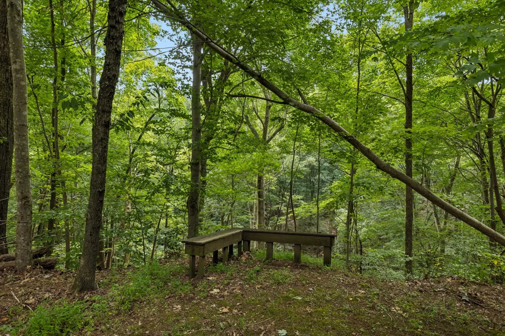 302 W Point Dr Lafayette, TN 37083