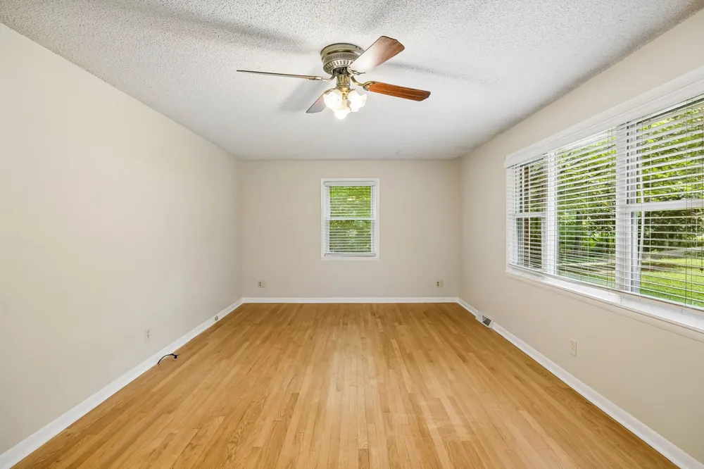 302 W Point Dr Lafayette, TN 37083