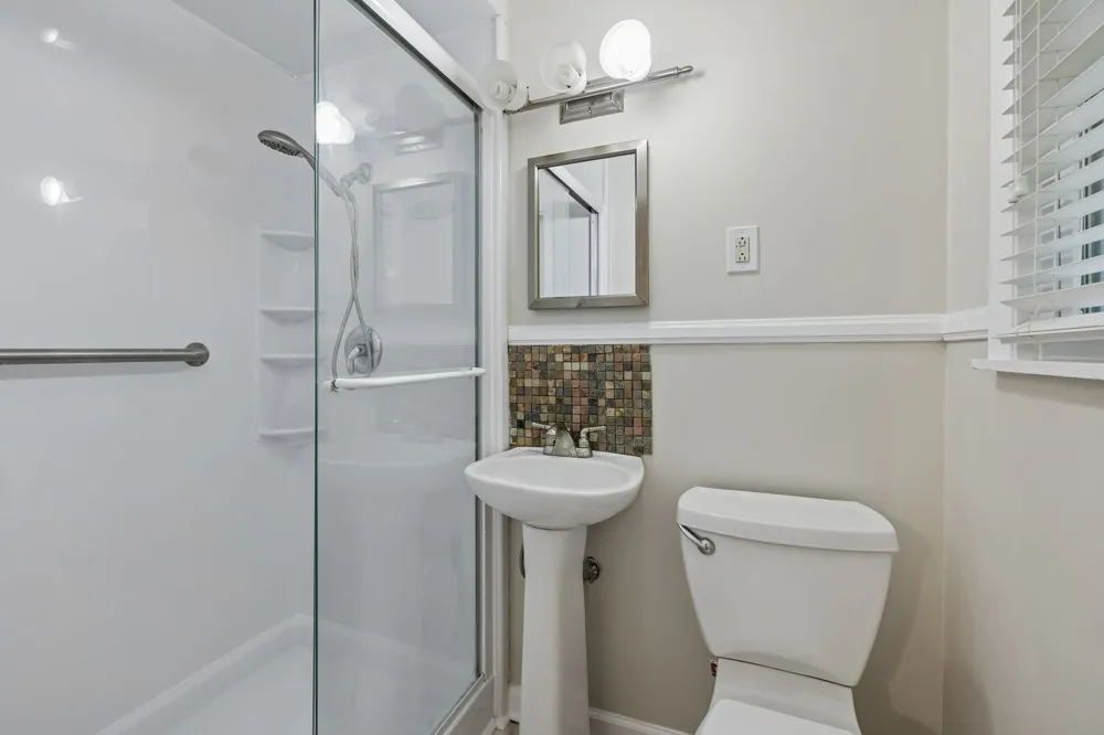302 W Point Dr Lafayette, TN 37083