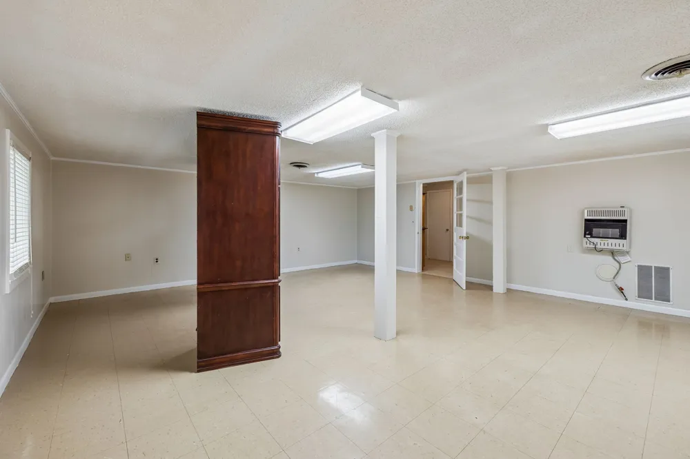 302 W Point Dr Lafayette, TN 37083