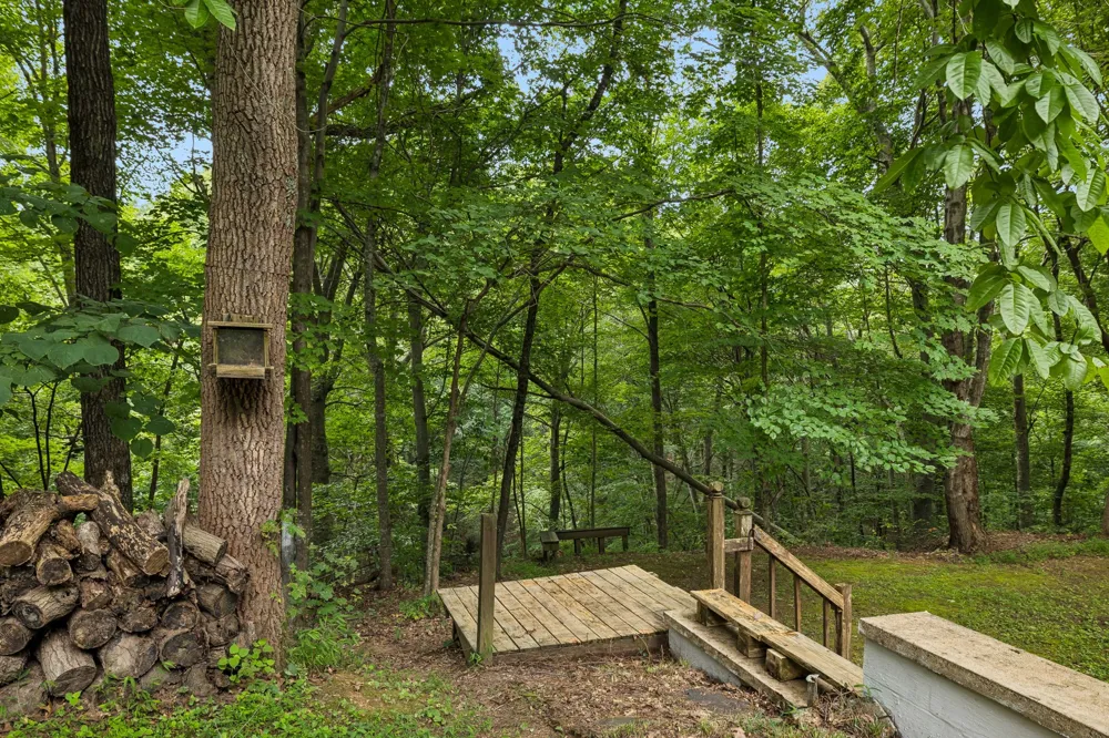 302 W Point Dr Lafayette, TN 37083