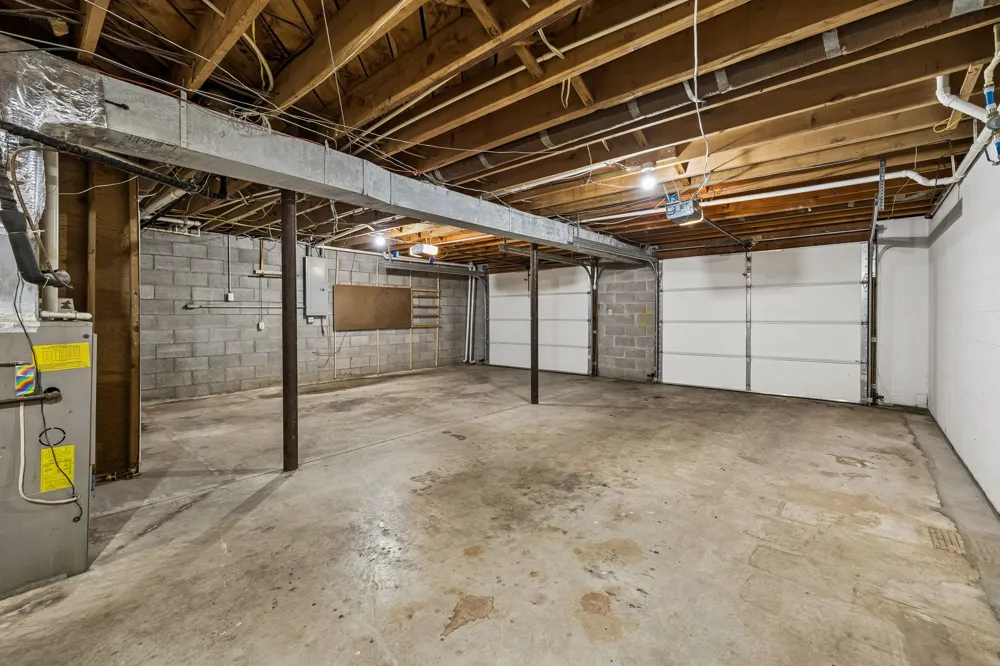 302 W Point Dr Lafayette, TN 37083