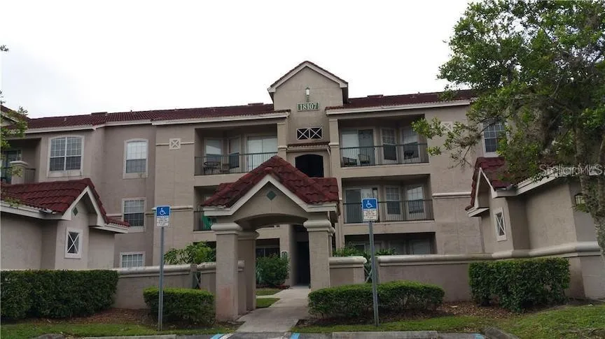 18107 PEREGRINES PERCH PLACE #6310 Lutz, FL 33558