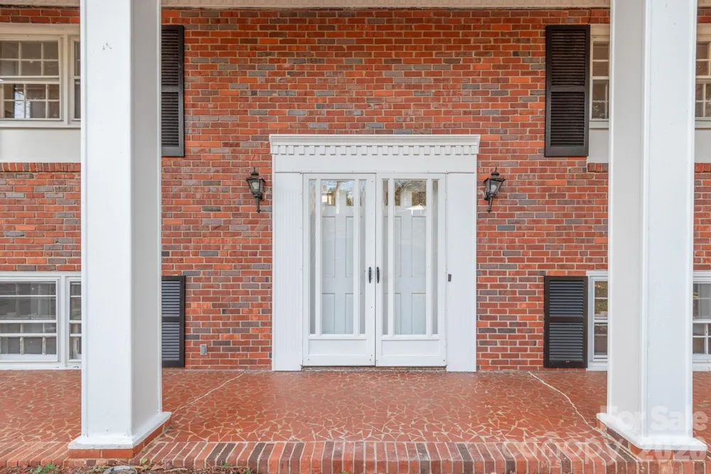 624 Brentwood Court Winston Salem, NC 27104
