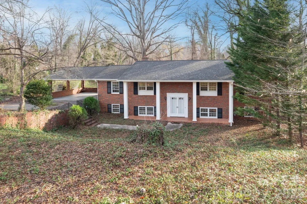 624 Brentwood Court Winston Salem, NC 27104