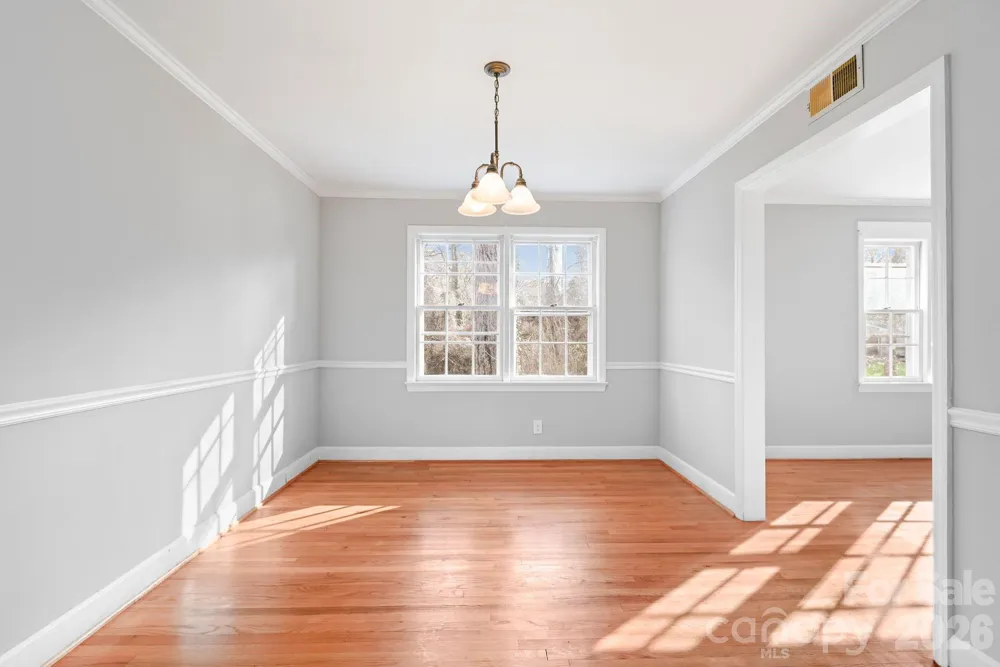 624 Brentwood Court Winston Salem, NC 27104
