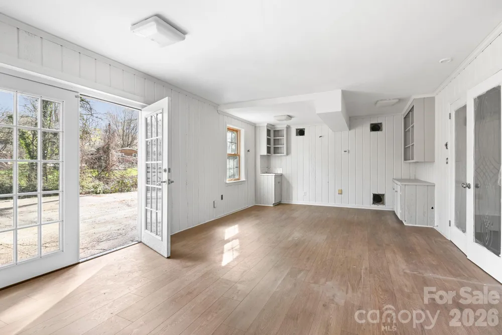 624 Brentwood Court Winston Salem, NC 27104