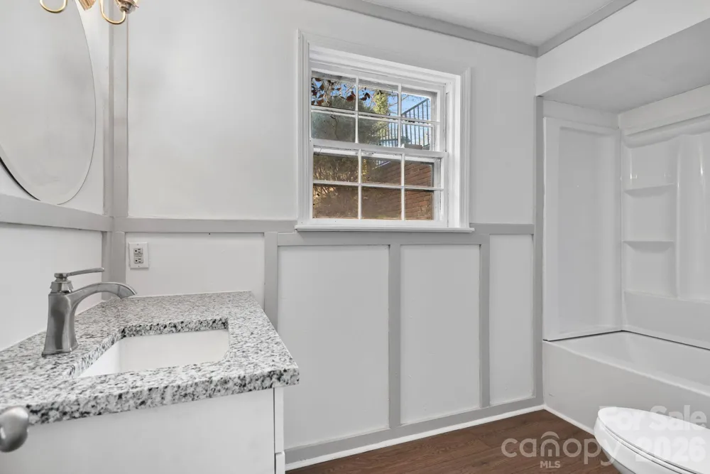 624 Brentwood Court Winston Salem, NC 27104