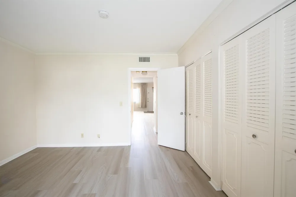 3240 Lake Osborne Drive #208 Lake Worth, FL 33461
