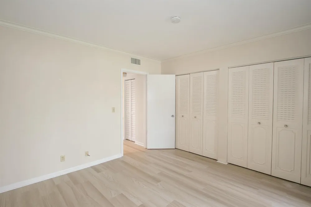 3240 Lake Osborne Drive #208 Lake Worth, FL 33461