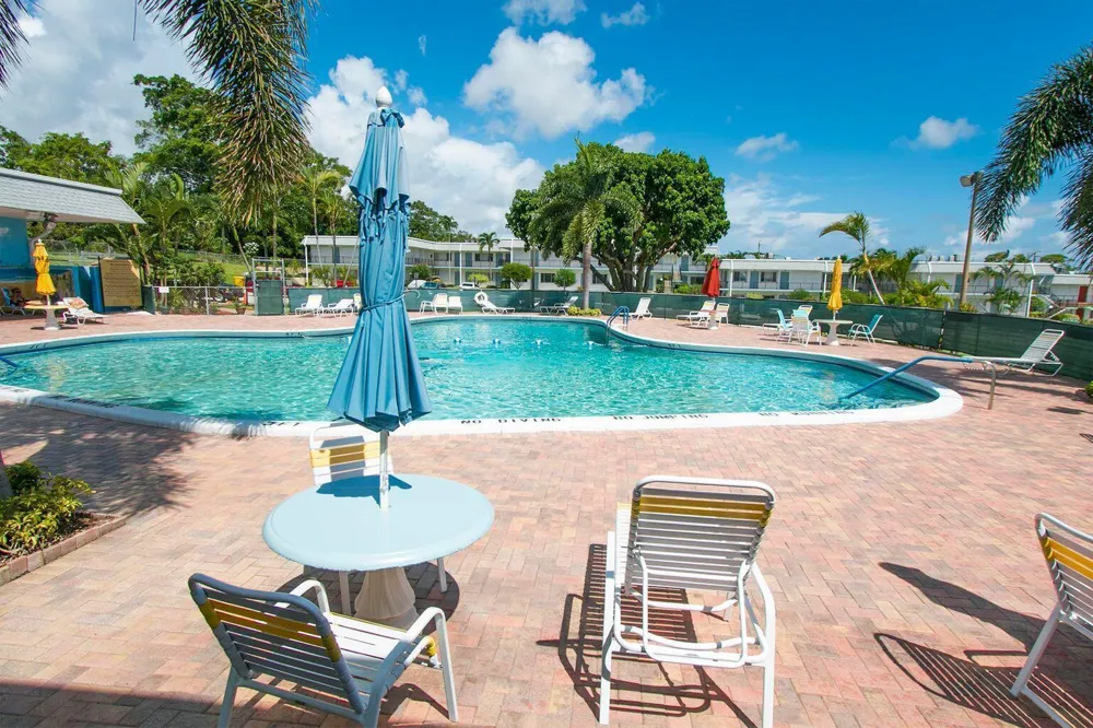 3240 Lake Osborne Drive #208 Lake Worth, FL 33461