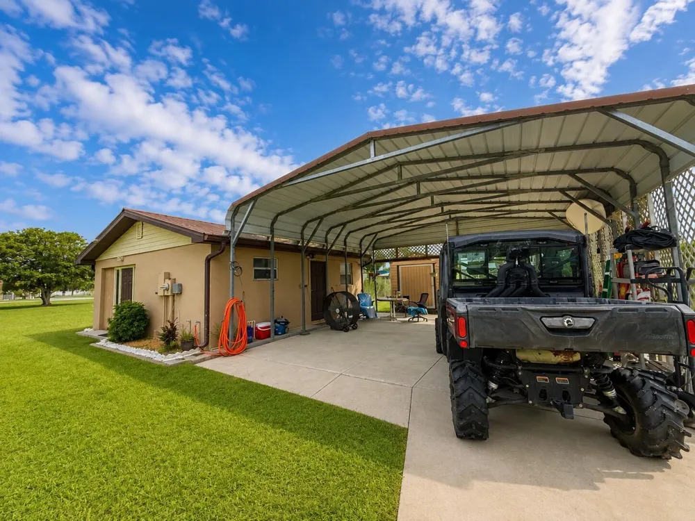 1095 CHOBEE LOOP Okeechobee, FL 34974