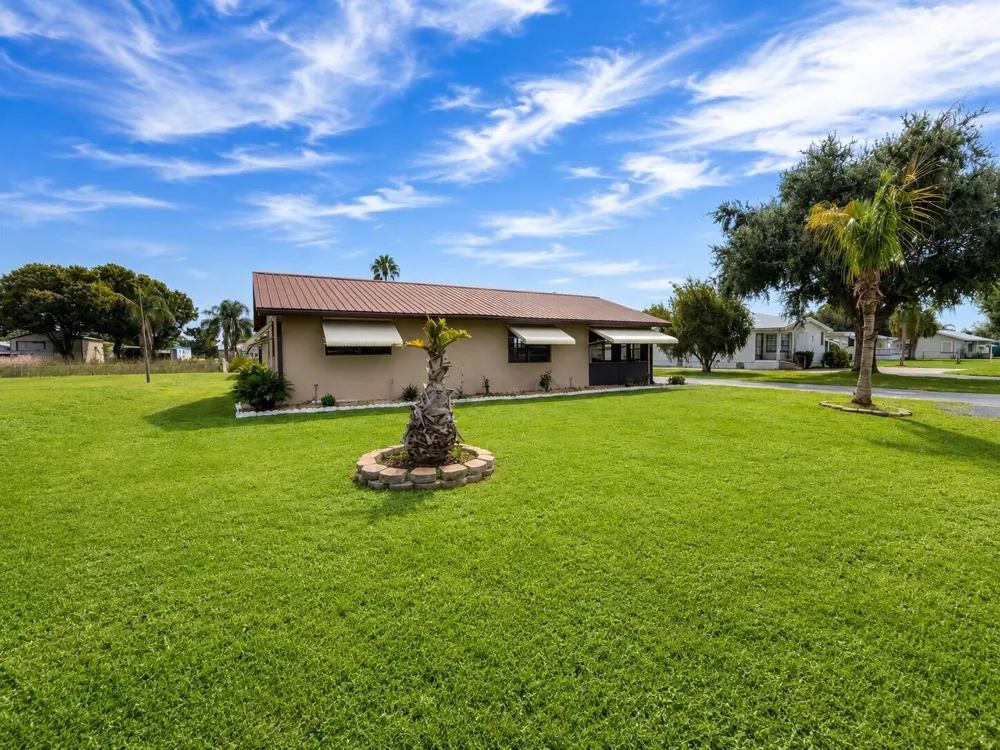 1095 CHOBEE LOOP Okeechobee, FL 34974