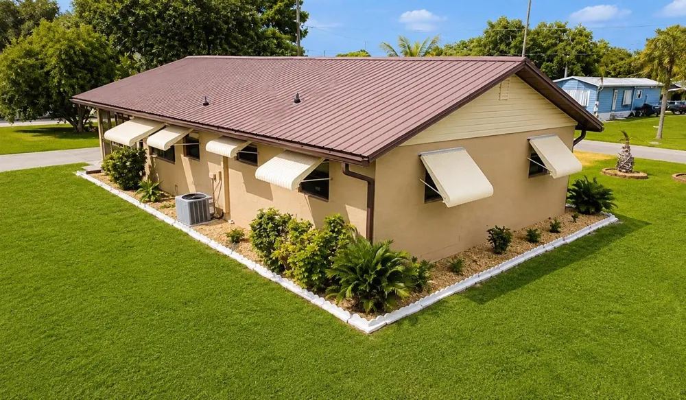 1095 CHOBEE LOOP Okeechobee, FL 34974
