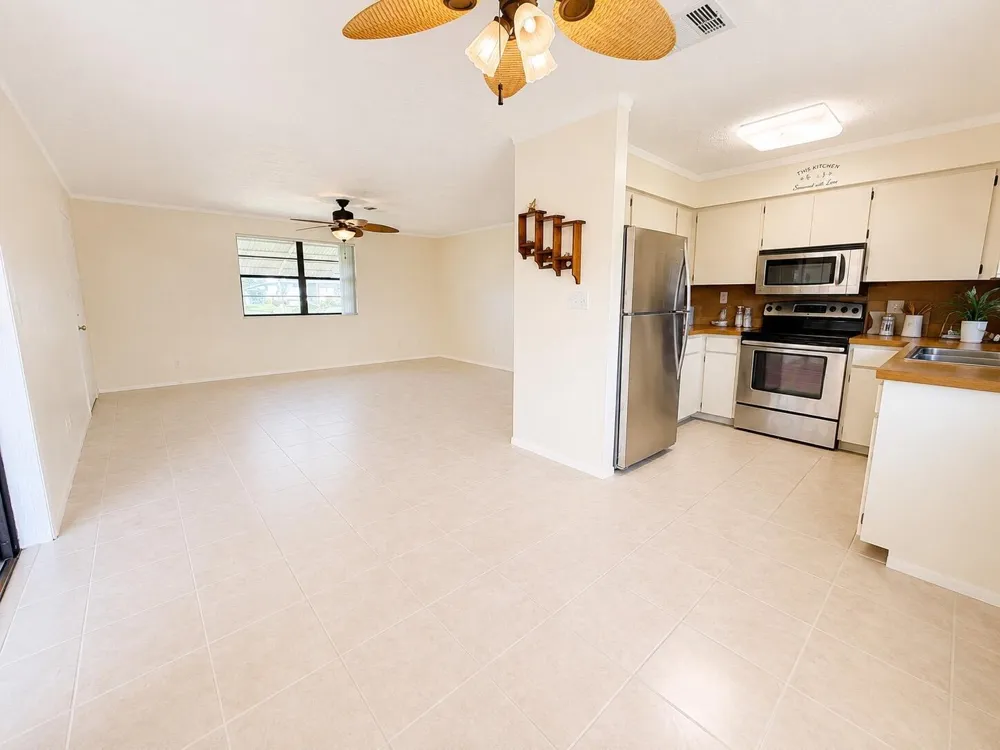 1095 CHOBEE LOOP Okeechobee, FL 34974